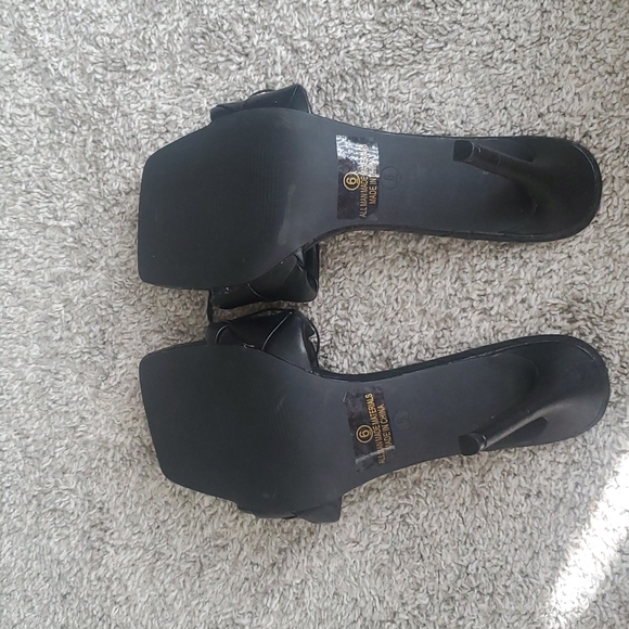 Heels - Picture 4 of 6